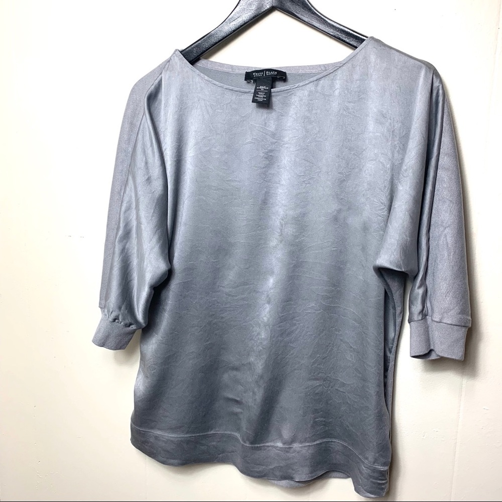 🛍🛍 White House Black Market silk stretch top XS